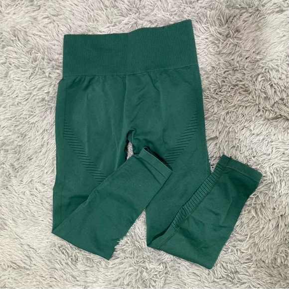 Booty Scrunch Leggings 🍑 - Picture 15 of 15